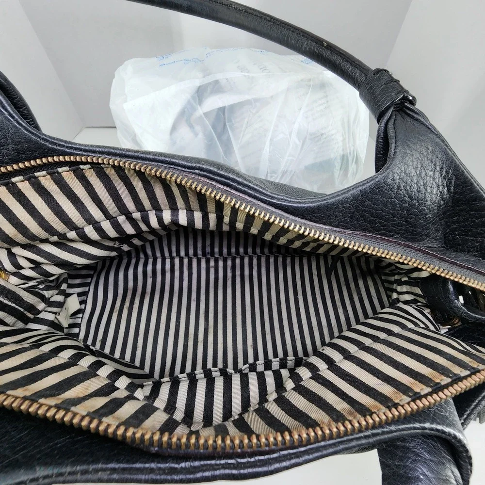 Kate Spade Black Leather Tassel Handbag Purse‎ With Gold Tone Hardware EUC